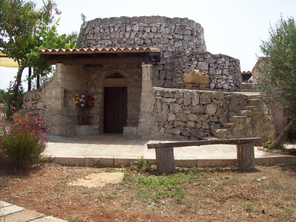 Trullo Contrada Stracca Pensionat Alliste Exteriör bild