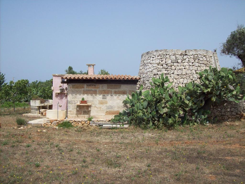 Trullo Contrada Stracca Pensionat Alliste Exteriör bild